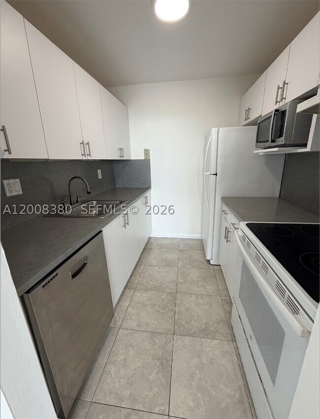 Photo - 2000 NE 135th St Unit 508
