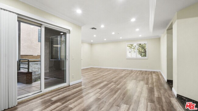 Photo - 420 Riverdale Dr