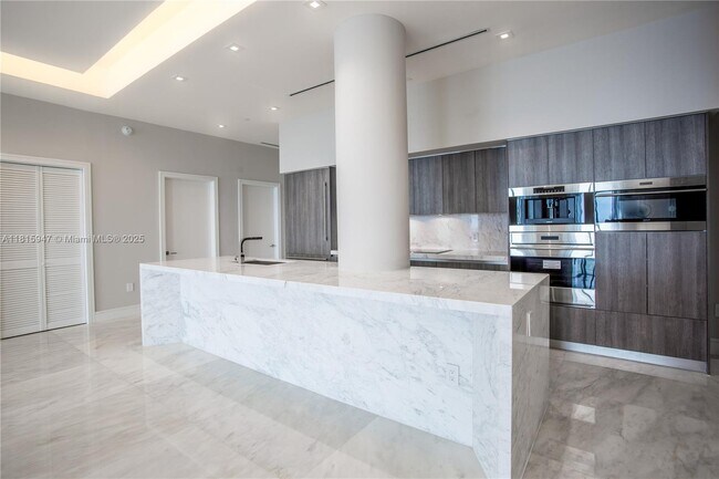 Photo - 460 NE 28th St Unit 4203