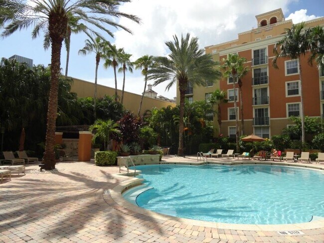 Photo - 720 S Sapodilla Ave