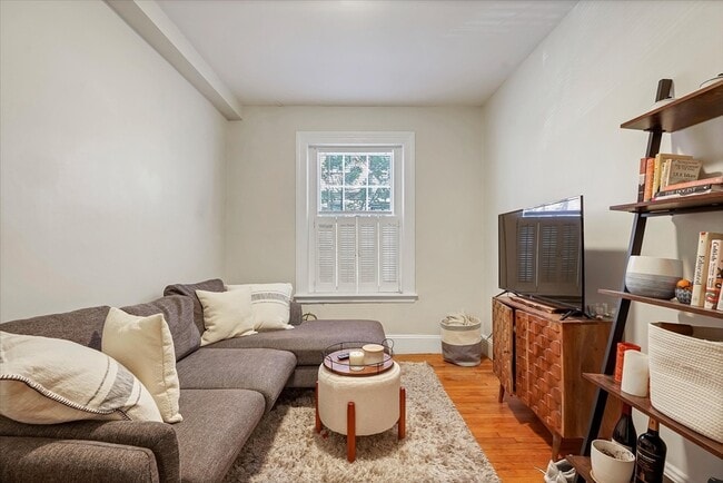 Building Photo - 130 Myrtle St Unit 2