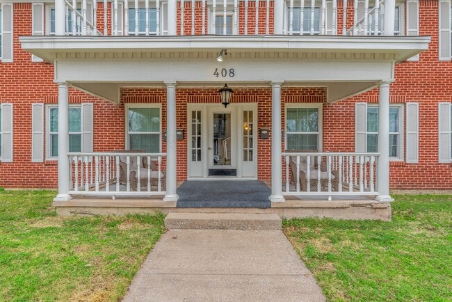 Photo - Cozy 2 Bedroom Apartment Available for Aug...