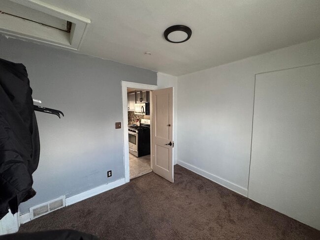 17125 Dora St