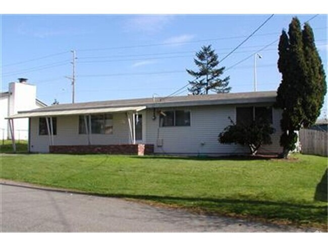 Building Photo - Newly Renovated 3 Bedroom Home in Federal Way