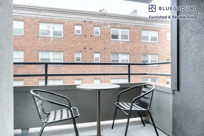 Photo - 526 Yale Ave N Unidad FL5-ID1003