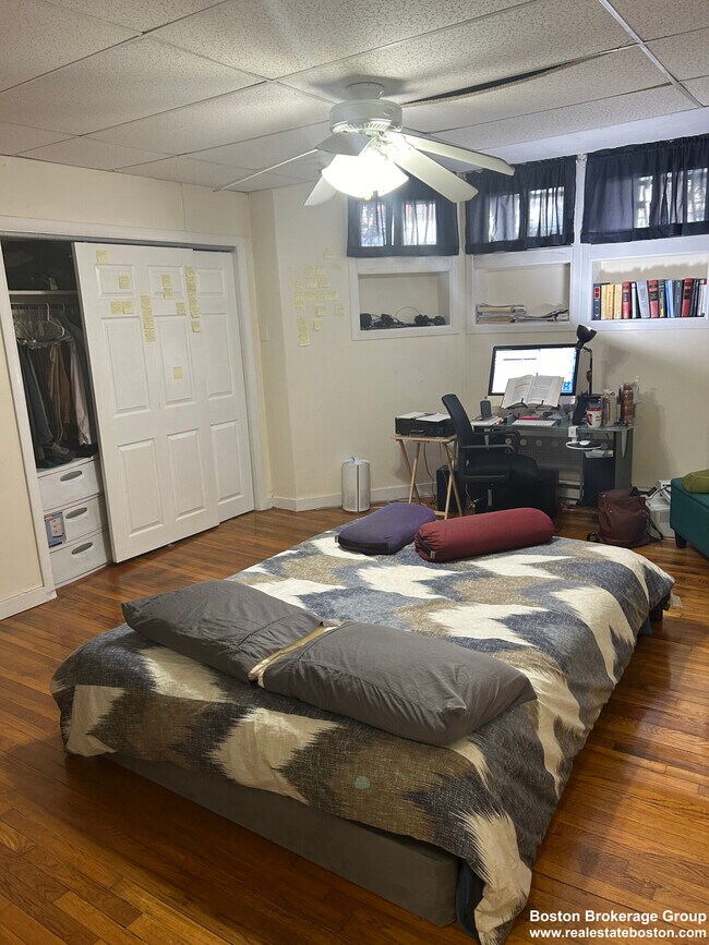 Photo - 857 Beacon St Unidad B-2