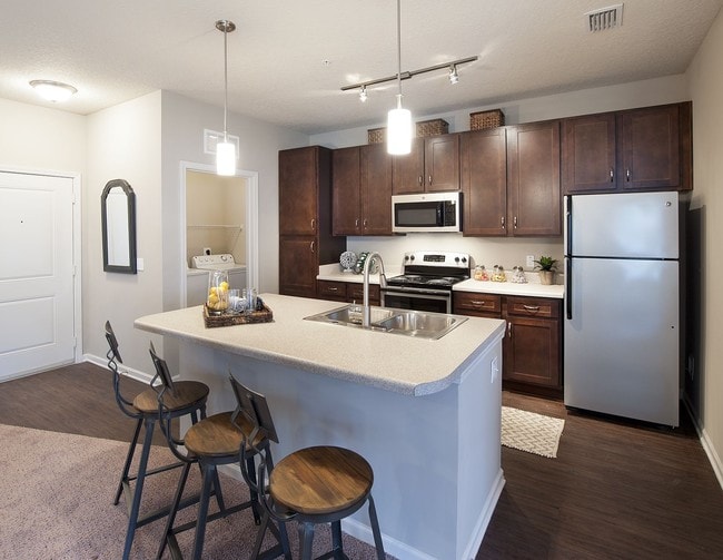 Photo - Whitepalm Apartments