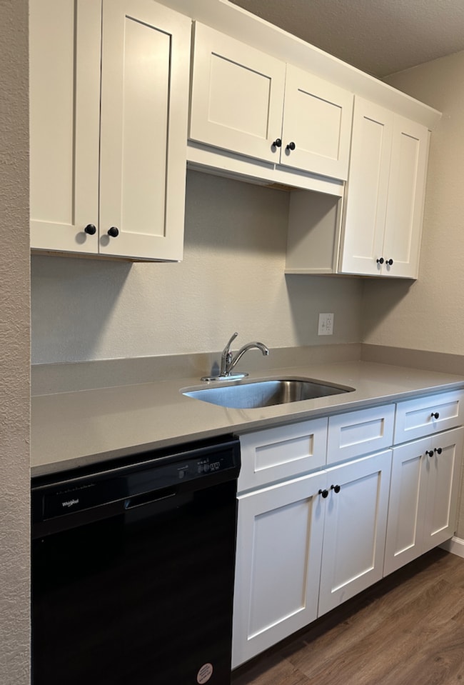 Photo - Creekside Apartments