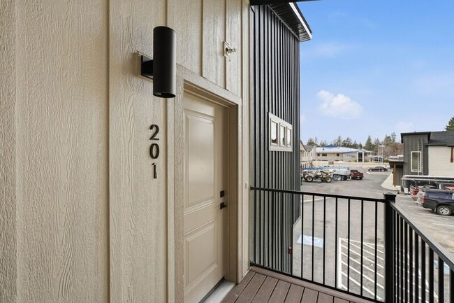 Building Photo - 1816 N 15th St