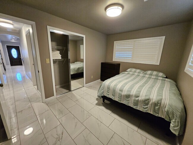 190 Eleu Pl Unit 190 Eleu Place-A 3bd/1 bath home with garage
