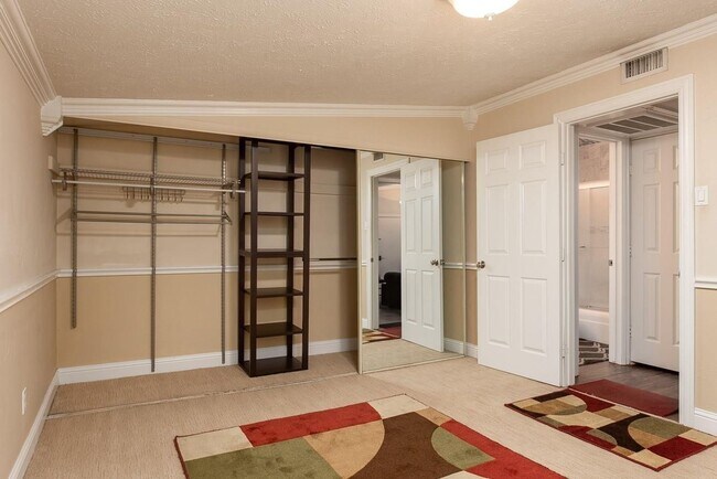 Photo - 2627 Douglas Ave Unit 2627 Douglas
