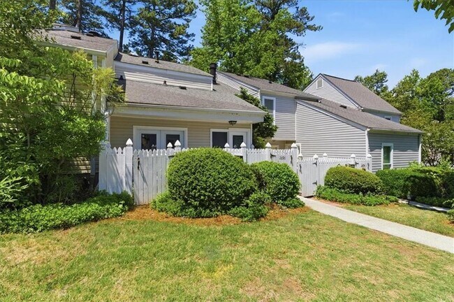 Photo - 2696 Greentree Dr SE