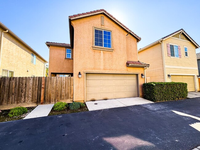 Photo - 5537 N Gates Ave