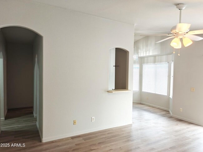 Photo - 8811 N 5th St