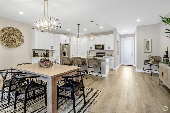 Building Photo - 13082 Pembroke Dr Rental