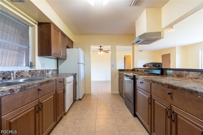 Photo - 235 SE 45th St