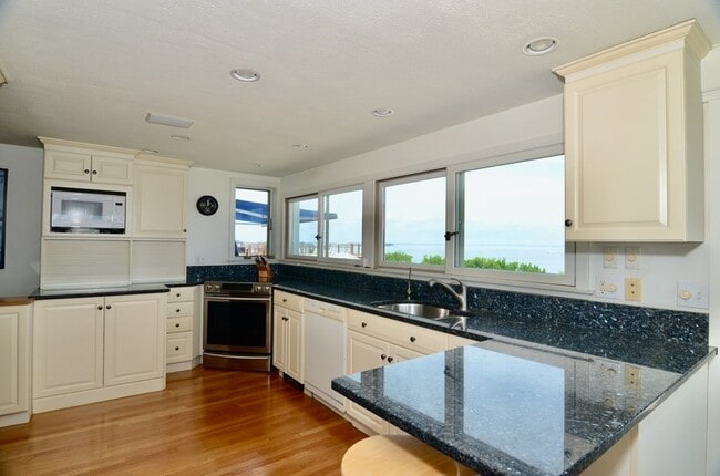 Photo - 53 Harborview Rd