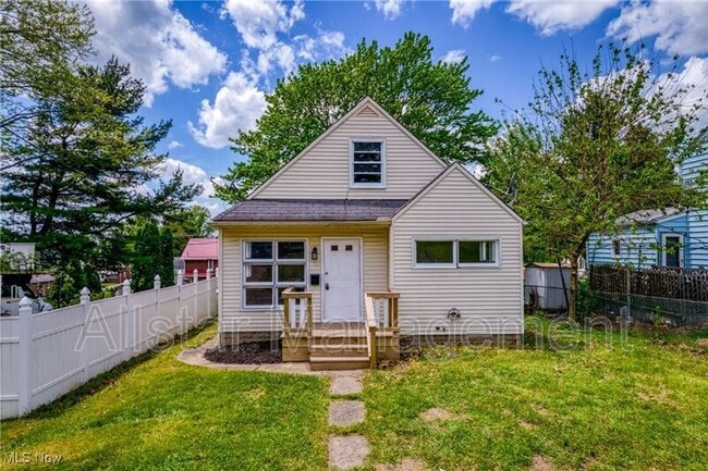 Photo - 1619 Struble Ave NE