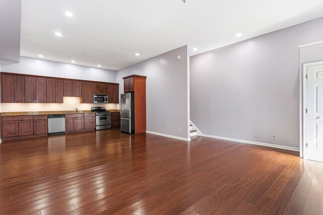 Photo - 2355 E York St Unidad D