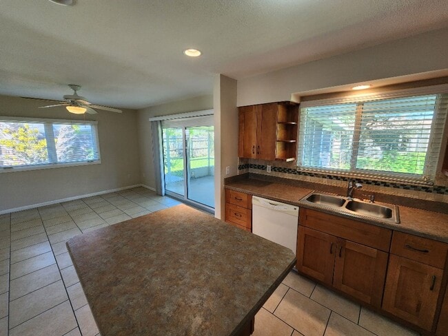 Photo - Beachside Getaway 2 Bedroom 1 Bath Home