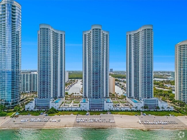 Building Photo - 15811 Collins Ave Unit 507 Rental