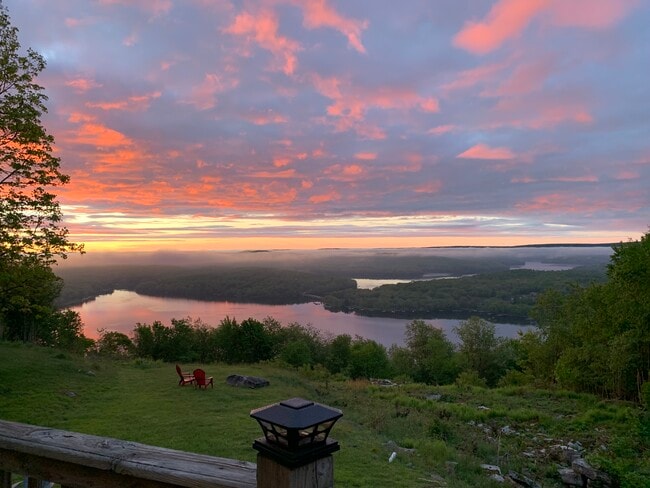 Photo - 1092 Mountainview Dr