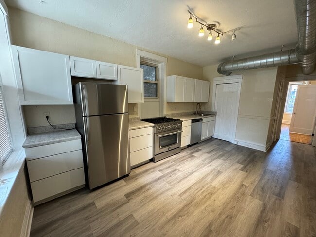 Photo - 1527 W Haddon Ave Unit 1