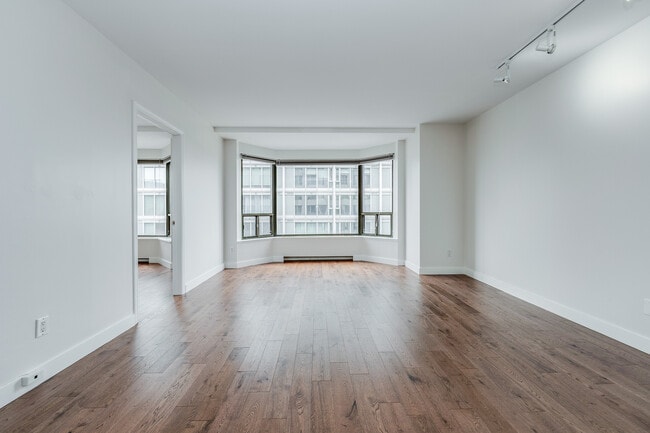 Building Photo - 175 Cumberland St