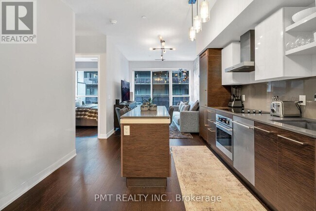 Photo - 1030 King St W Unit 1046