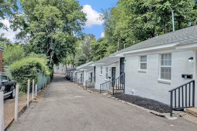 Photo - 2966 Yale Ave