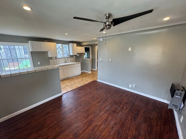 Building Photo - 6228SVanNess Unit 6230