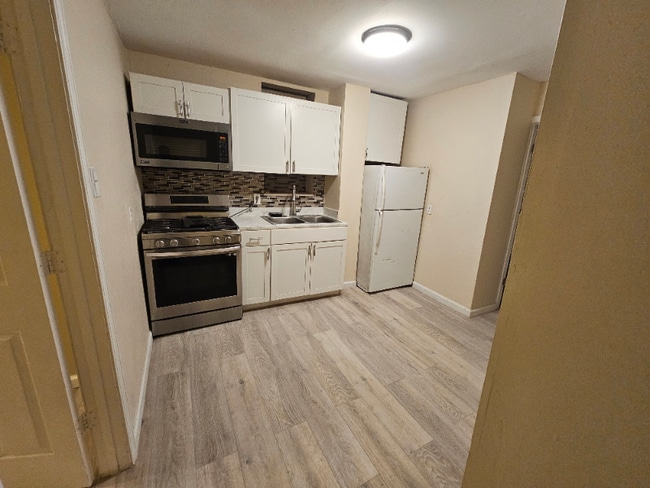 Building Photo - 3152-3154-3154 Winnebago St Rental