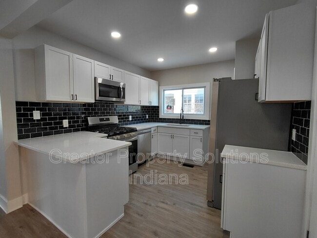 Photo - 234 Fernwood St