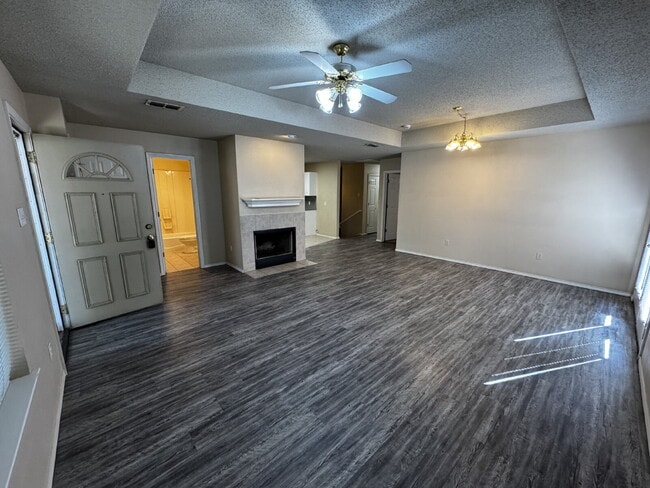 Photo - Beautiful Duplex with a Basement!