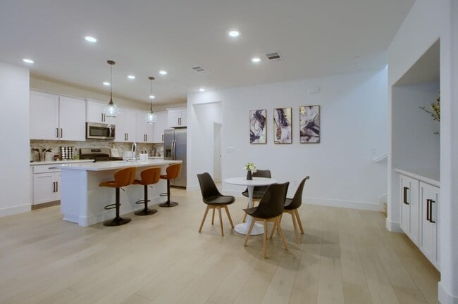 Photo - 2123 Sieber Dr