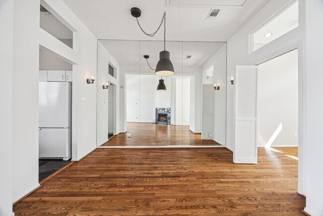 Photo - 735 Arlington St