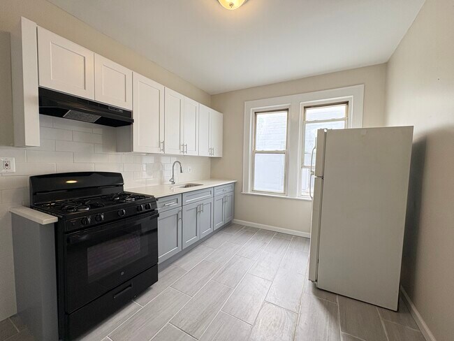 Photo - 47 Fuller Pl Apartments Unit 2R