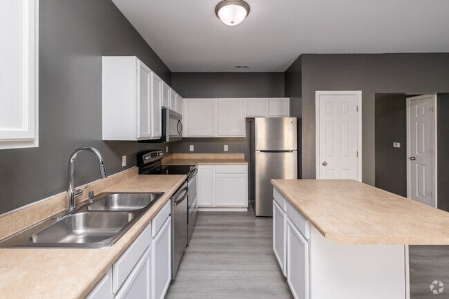 2BD, 2BA,880SF - Kitchen