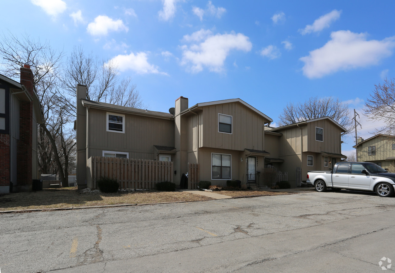 Photo - River Oaks Townhomes