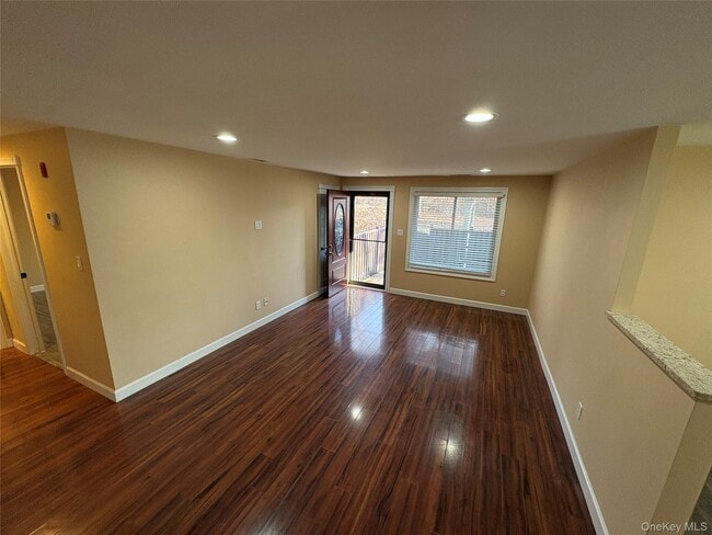 Photo - 12 Sagamore Hills Dr