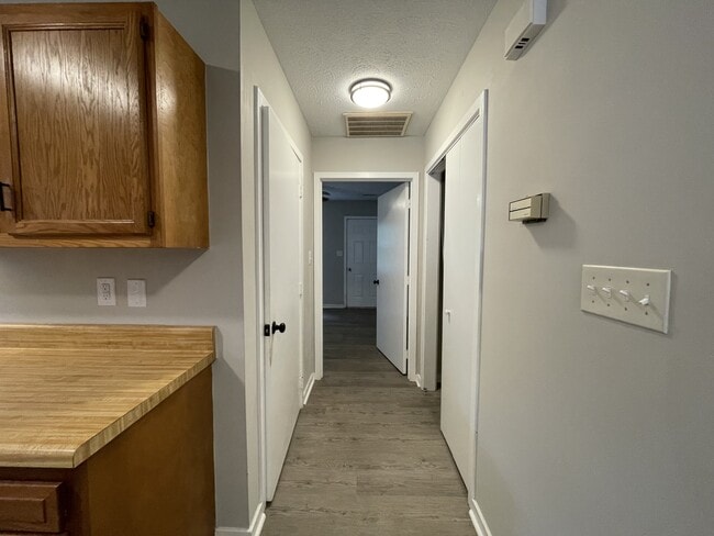 Photo - 119 W Vail Ct