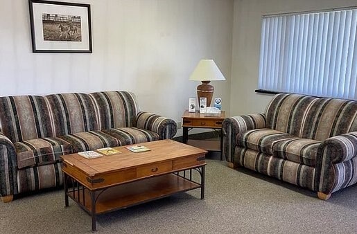 Photo - 835 W Main St