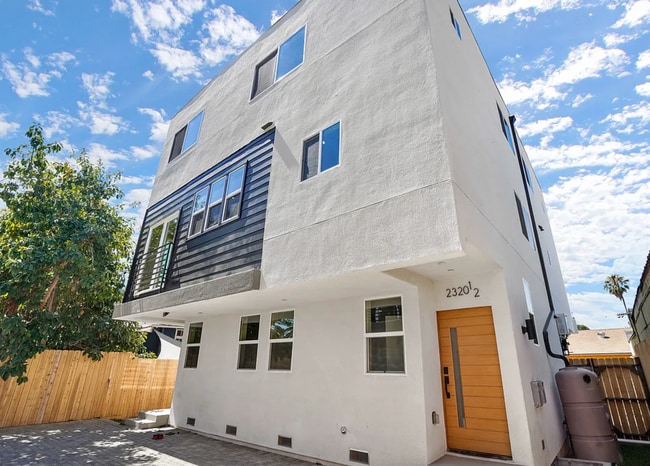 Photo - 3-story townhome is optimized for your L.A lifestyle 1st month free! Unit 2320 1/2 W 2nd St  LIVE