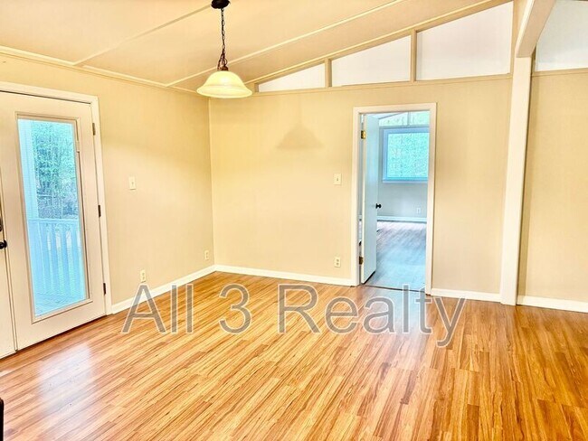 Photo - 435 Sherwood Rd