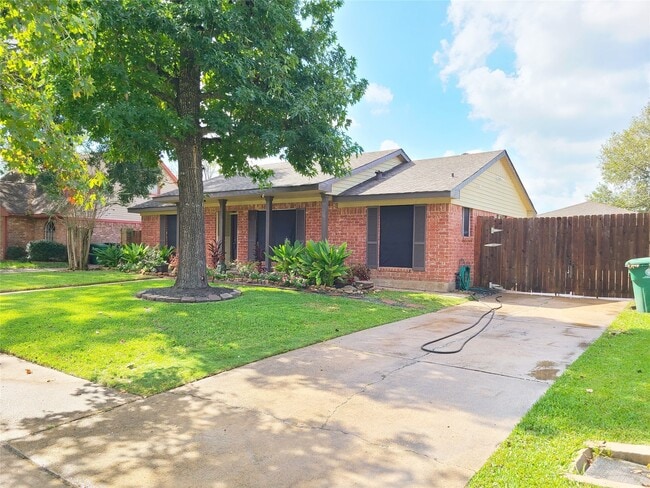 Building Photo - 12519 Hunting Brook Dr Rental