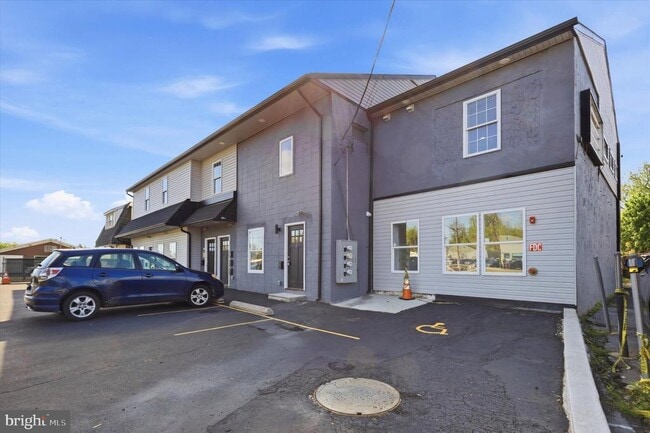 Photo - 7406 Bristol Pike Unit 3