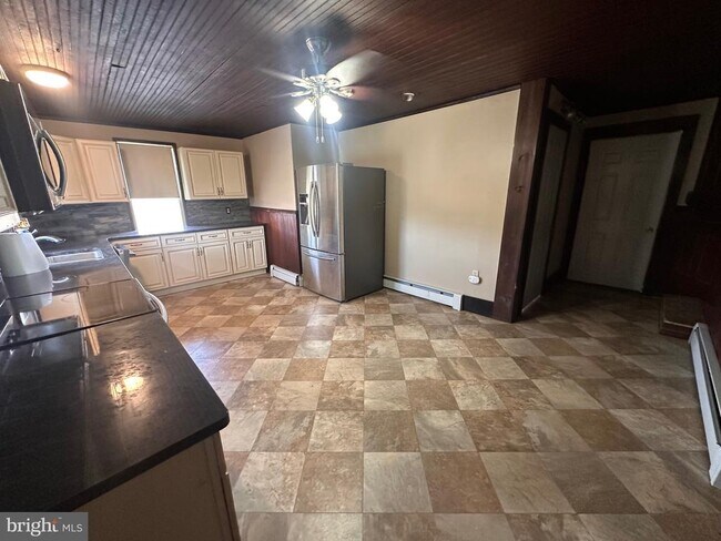 Photo - 92 Deysher Rd