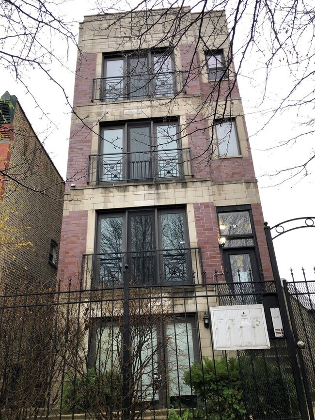 2819 W Congress Pkwy  