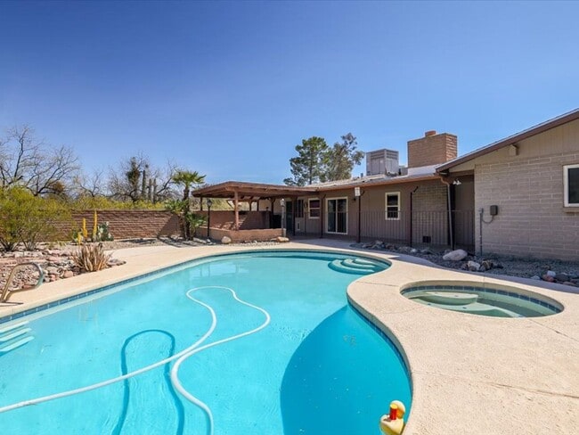 Building Photo - ? Stunning Mountain-View Home with PRIVATE POOL & ALL UTILITIES INCLUDED!!!