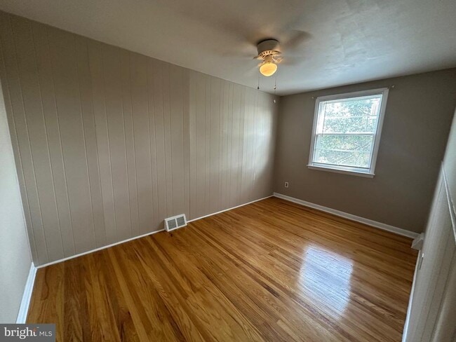 Building Photo - 3233 Comly Pl Rental